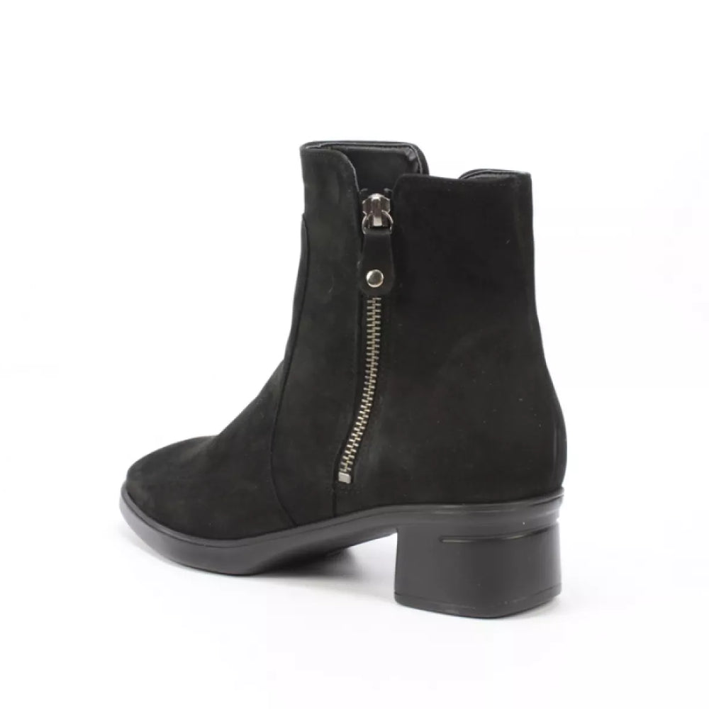 
                  
                    Hartjes Hartjes 1902/20 01.00 blues boot
                  
                