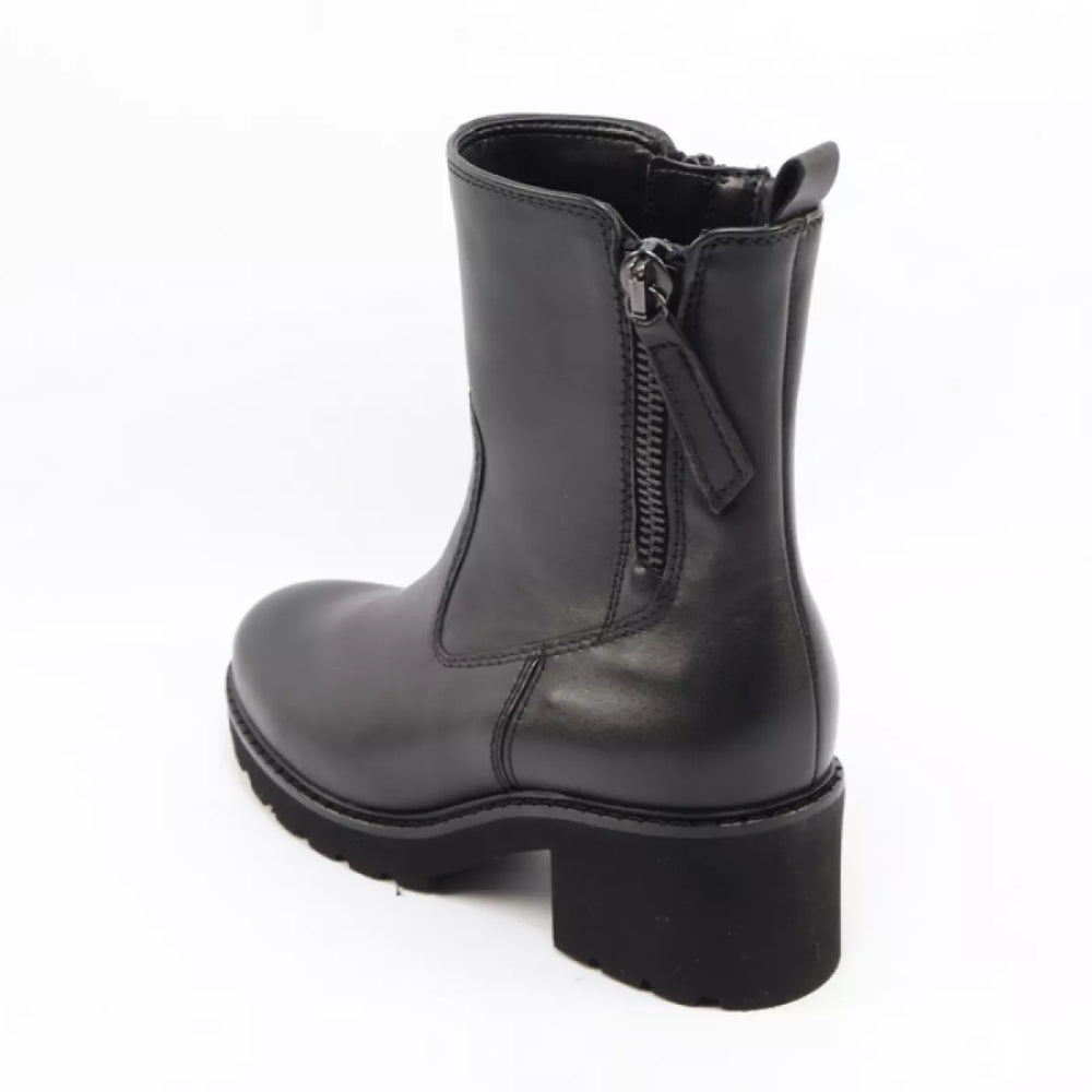 
                  
                    Gabor Gabor 76.631.57
                  
                