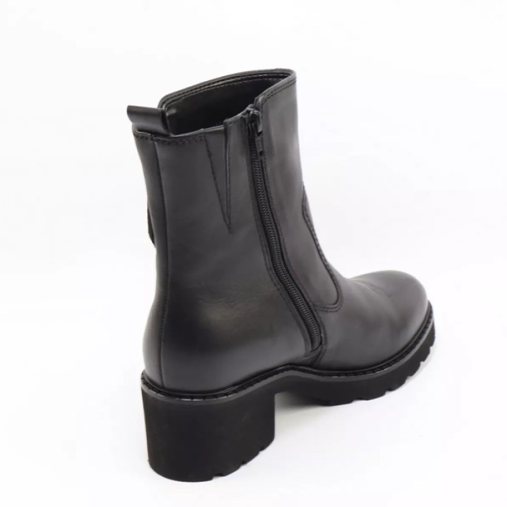 
                  
                    Gabor Gabor 76.631.57
                  
                